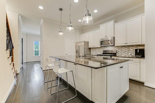 Building Photo - 11921 Terraza Cir
