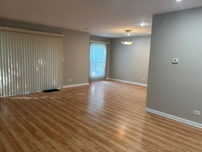 Building Photo - 625 Pheasant Ln