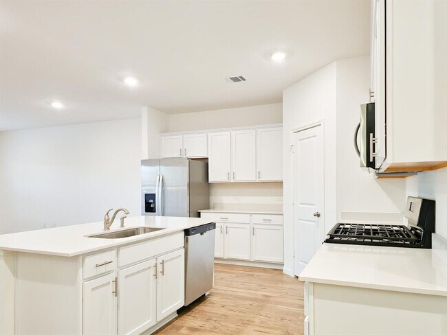 Building Photo - 1916 Pogonip Pl