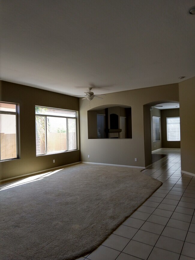 Building Photo - 4123 E Hancock Dr