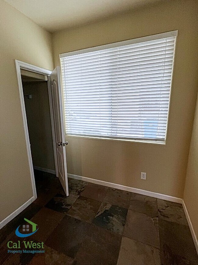 Building Photo - $3995 - 3 Bed/2.5 Bath Two Story Home in D...