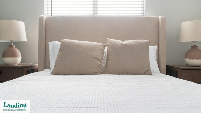 Building Photo - 1010 Enclave Blvd