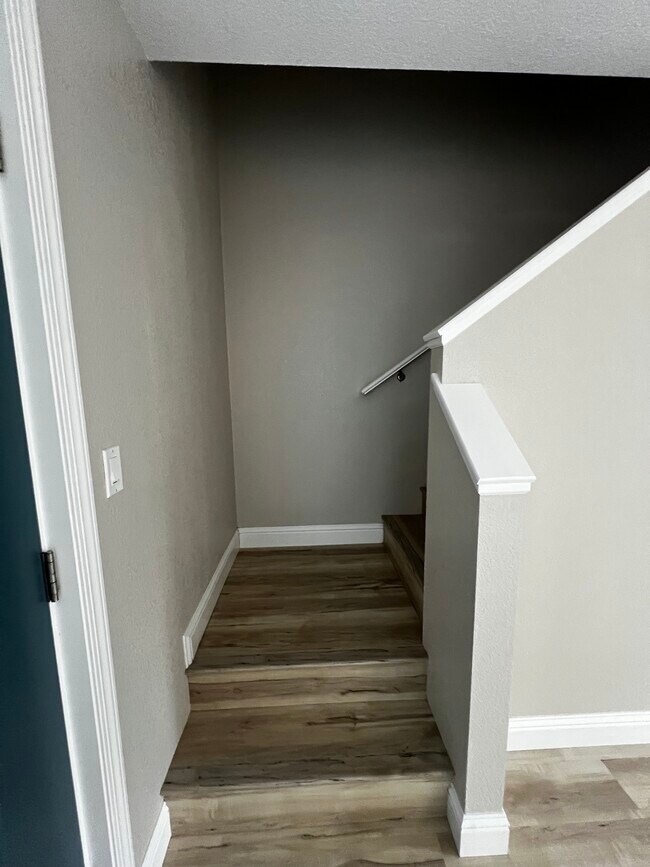 Building Photo - 436 E Center St