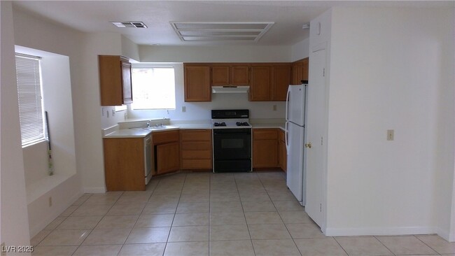 Building Photo - 1105 Overture Dr
