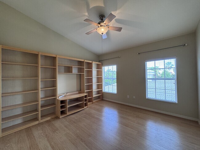 Building Photo - 200 Mirabella Cir