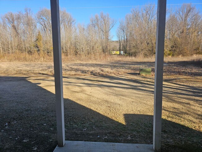 Building Photo - Beautiful New Townhomes in Alma! **MOVE IN...