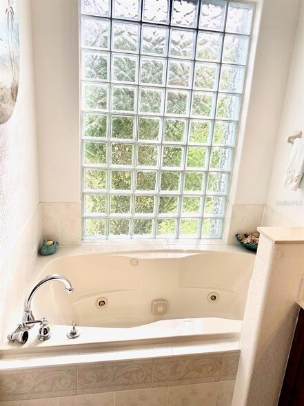 Building Photo - 24312 Westgate Blvd