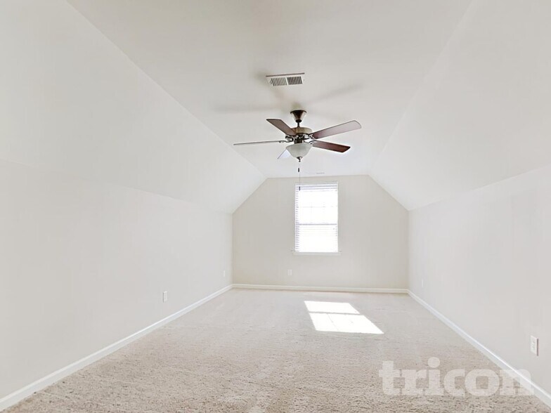 Building Photo - 7 Carrington Way