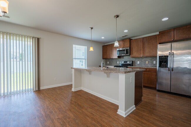 Building Photo - 135 Davila St