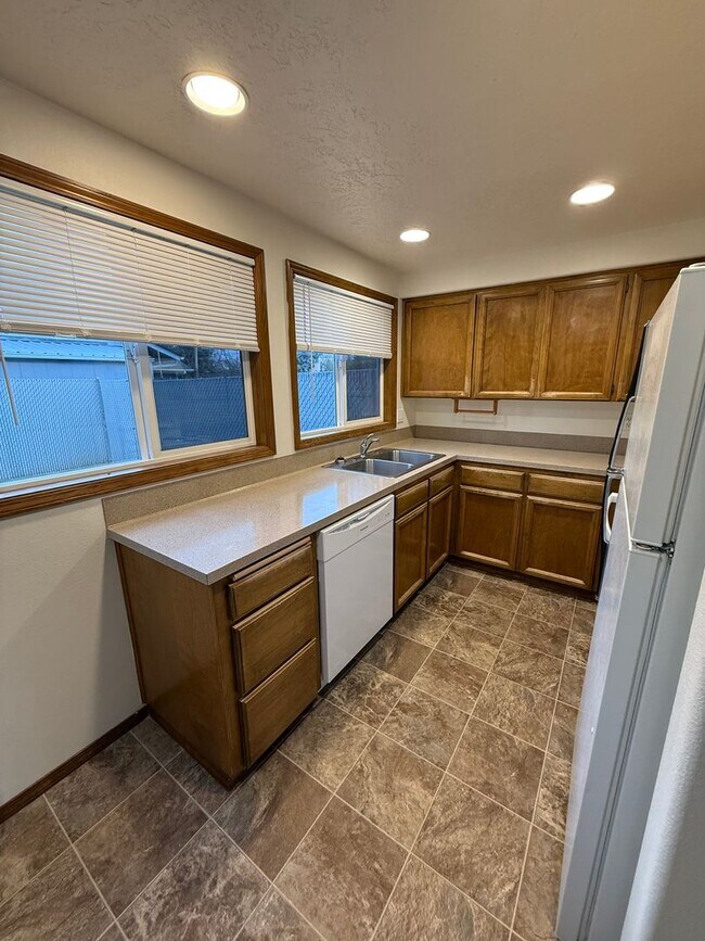 Building Photo - moojoh01 4212-4214 47th Ave NE