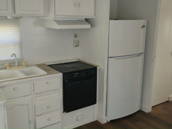 Building Photo - 925 Ponce De Leon Blvd