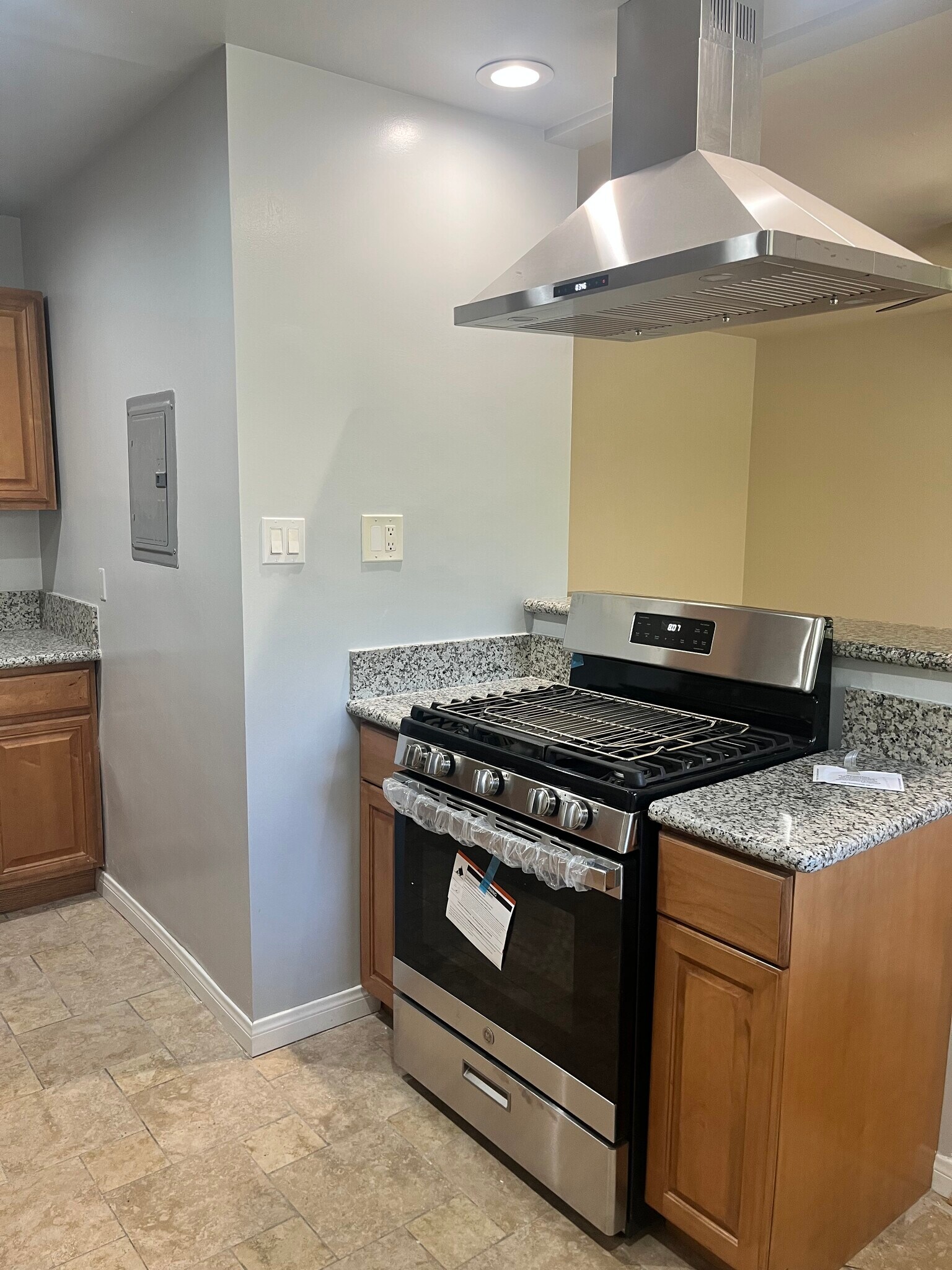 Building Photo - 1391 N Altadena Dr