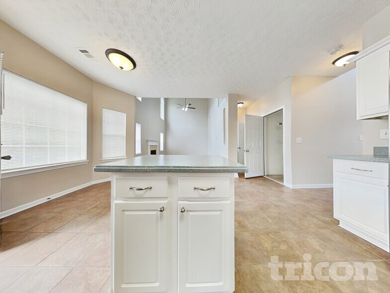 Building Photo - 5693 Winchester Pl