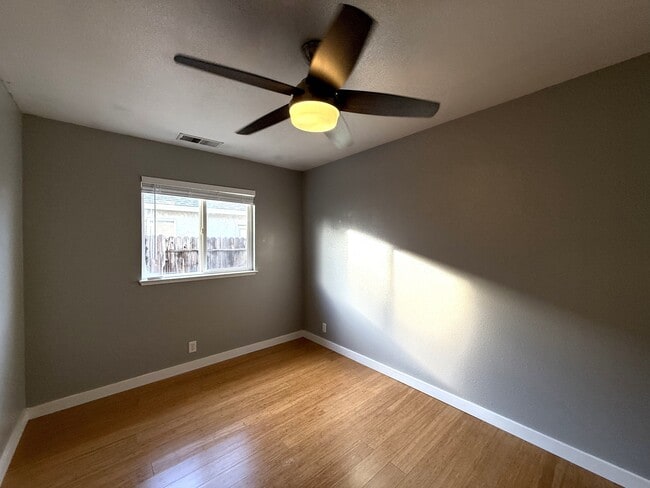 Building Photo - 52 Artesia Dr