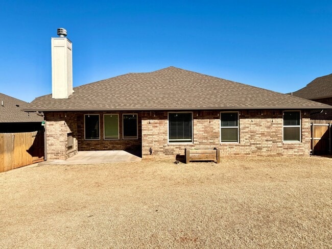 Building Photo - Gorgeous Newer Build! 3 Bed 2 Bath in Deer Creek Schools