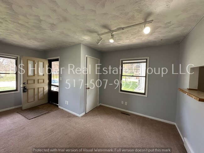 Building Photo - 326 E Sycamore-