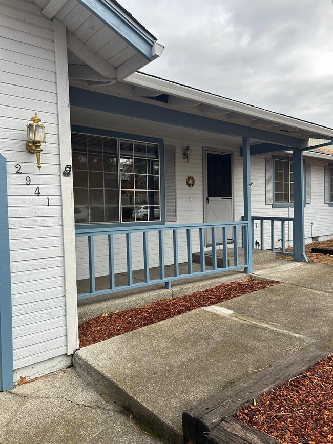 Building Photo - 3 Bedroom 2 Bath Single Family Home