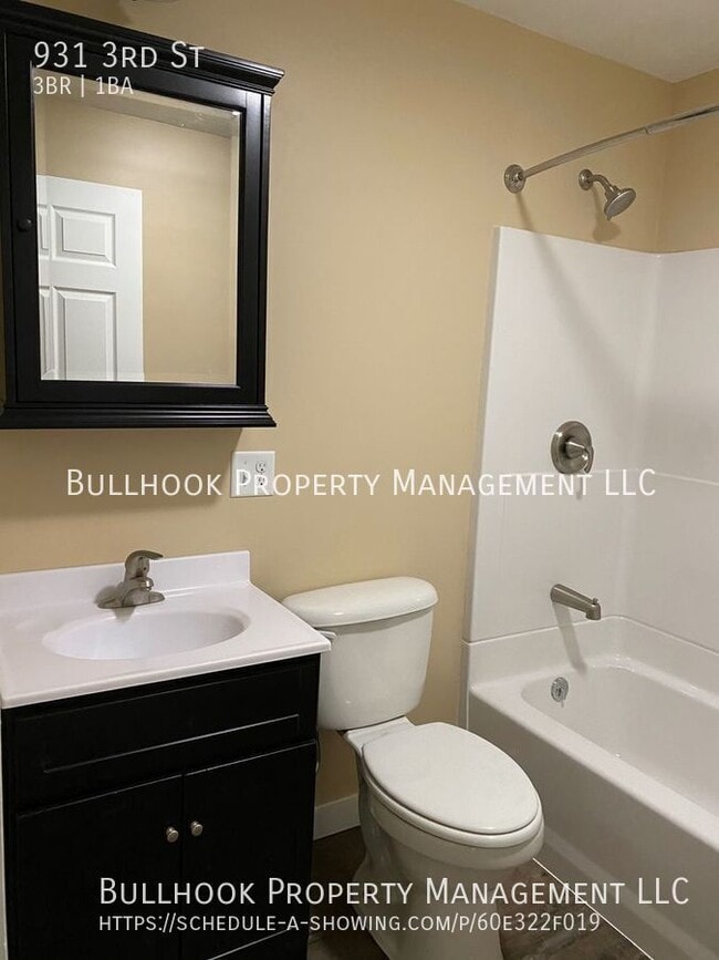 Building Photo - 931 3rd St