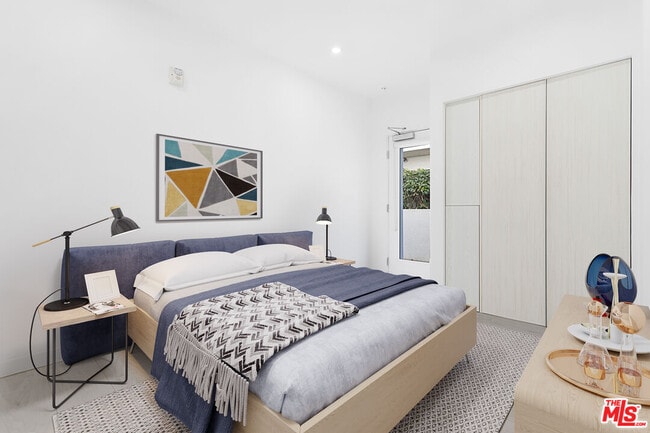 Building Photo - 1526 Armacost Ave