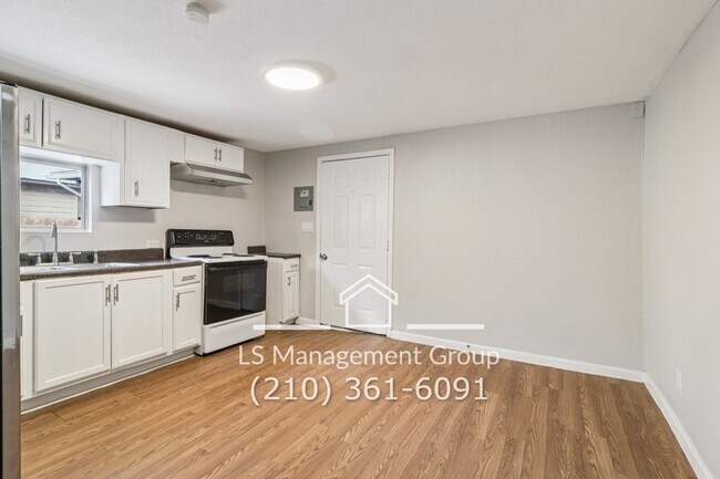 Building Photo - 622 Denver Blvd