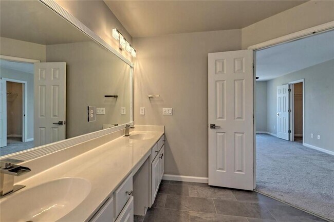 Building Photo - 5145 Fieldgate Ridge Dr