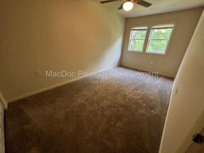 Building Photo - 14611 Earlham Ct