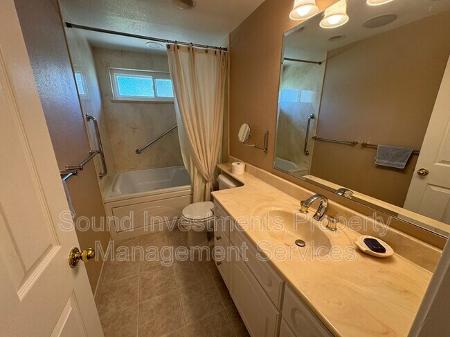 Building Photo - 75 Fountainhead Ct