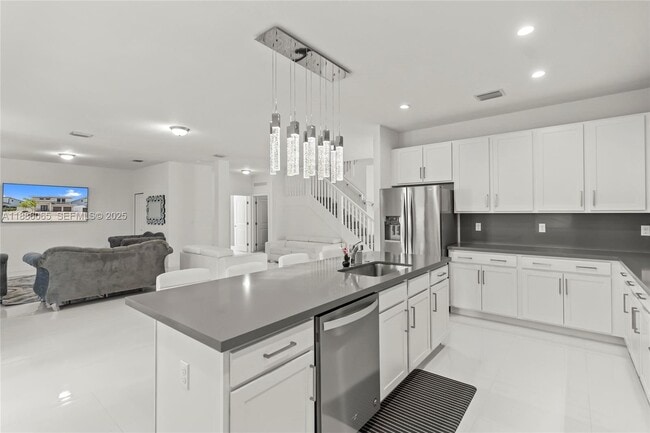 Building Photo - 14841 SW 39th Terrace