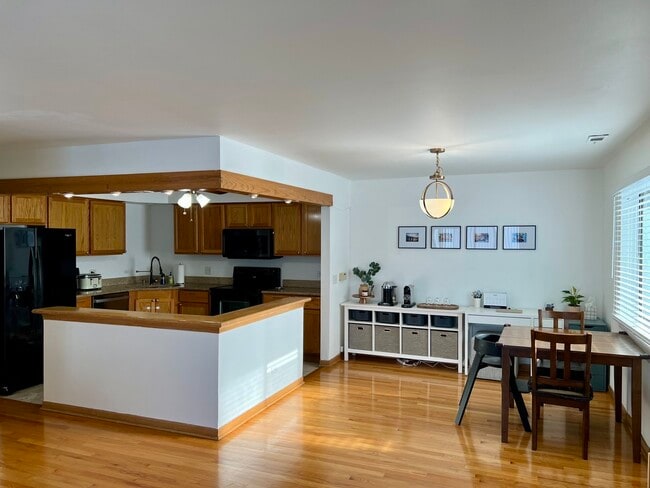 Building Photo - 1108 Castilian Ct