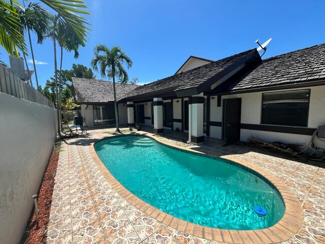 Building Photo - 6480 Contempo Ln