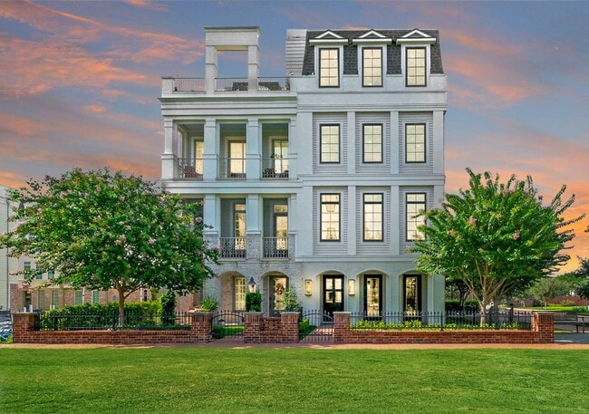 Primary Photo - 39 Crain Sq Blvd