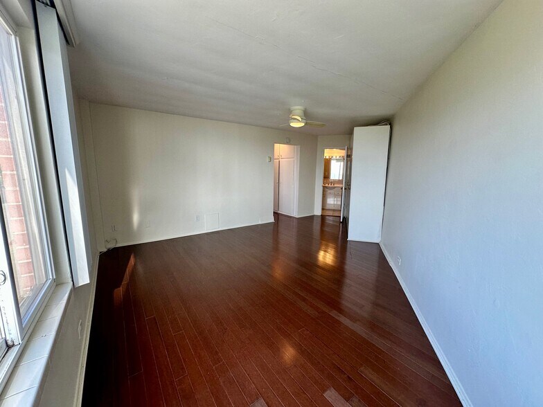 Building Photo - 8040 Girard Ave