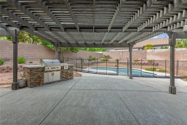 Building Photo - 8009 Clock Tower Ct