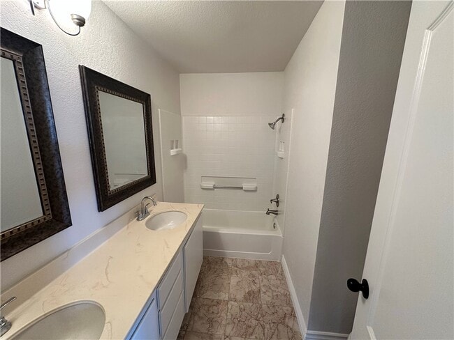 Building Photo - 507 Lassa Way