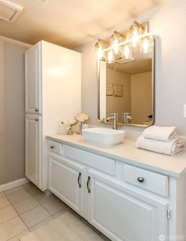 Building Photo - 30240 7th Ave S