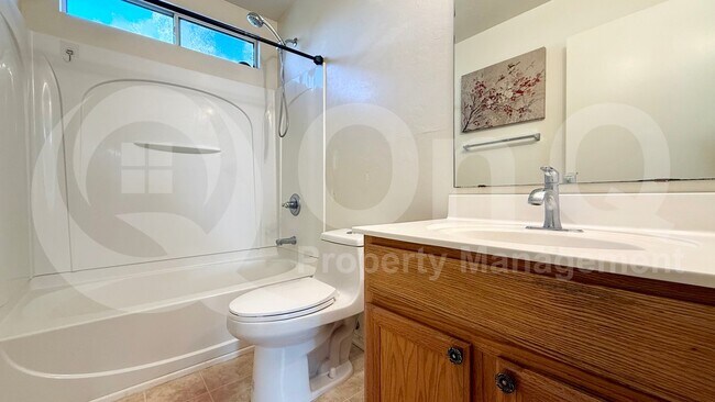 Building Photo - 4170 E Sheffield Ave