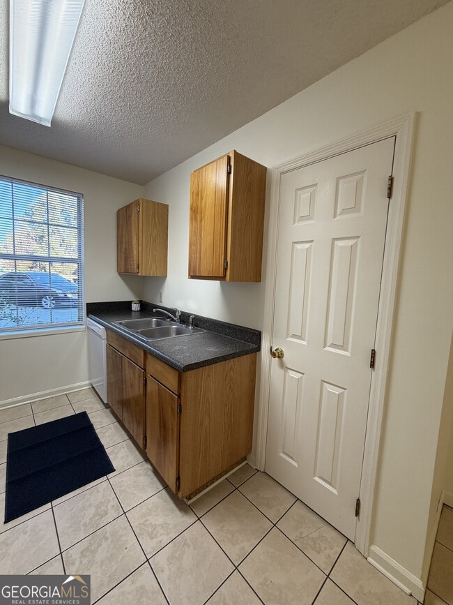 Building Photo - 444 Admiral's Walk Dr