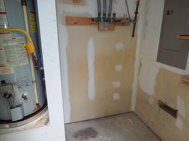 Building Photo - 210 Tallula Ln