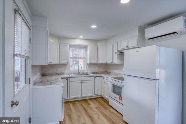 Building Photo - 35617 Airport Rd