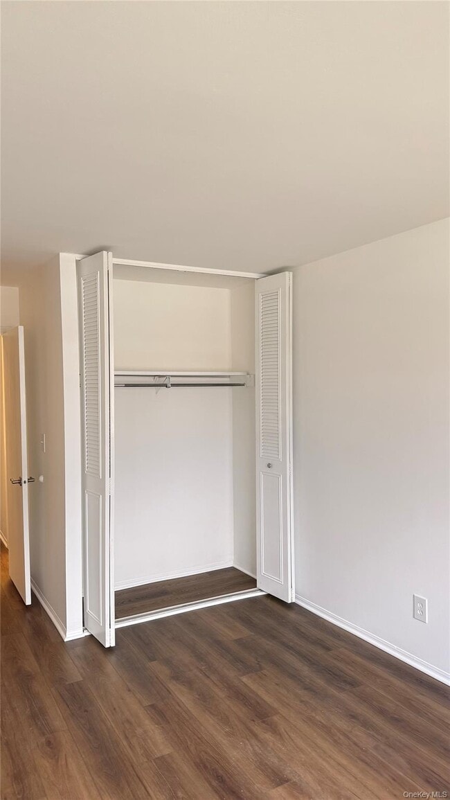 Building Photo - 440 Carpenter Ave