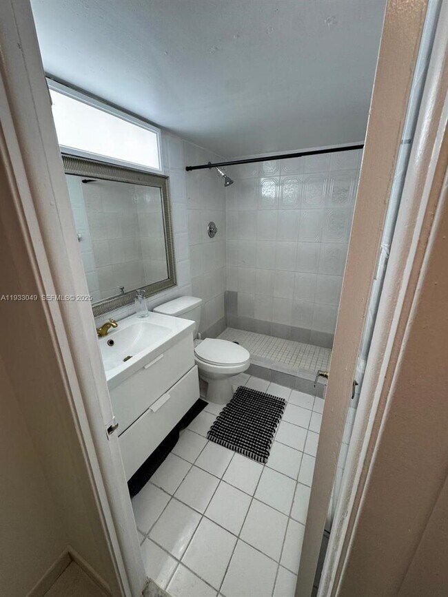 Building Photo - 5750 Collins Ave