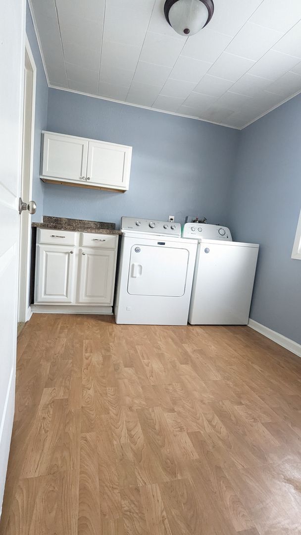 Building Photo - 3 bedroom/2 bath home
