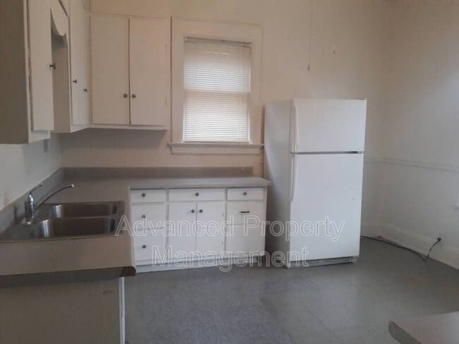 Building Photo - 3225 W McKinley Blvd