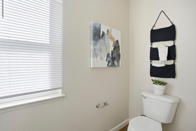 Building Photo - SPACIOUS & CLEAN 2 STORY, 4 BEDROOM, 2.5 BATH IN NATOMAS