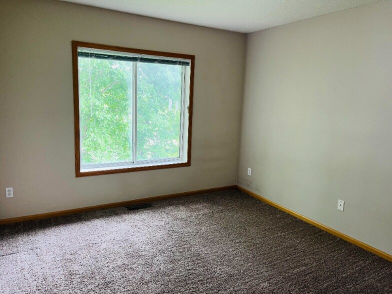 Building Photo - 5313 140th Ave NW