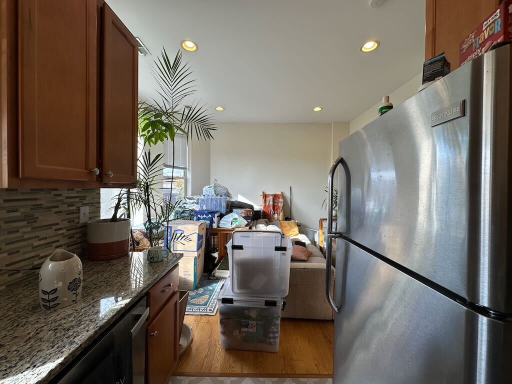 Building Photo - 1414 W Superior St