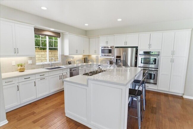 Building Photo - 26882 Greenleaf Ct