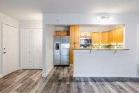 Building Photo - 715 20th St