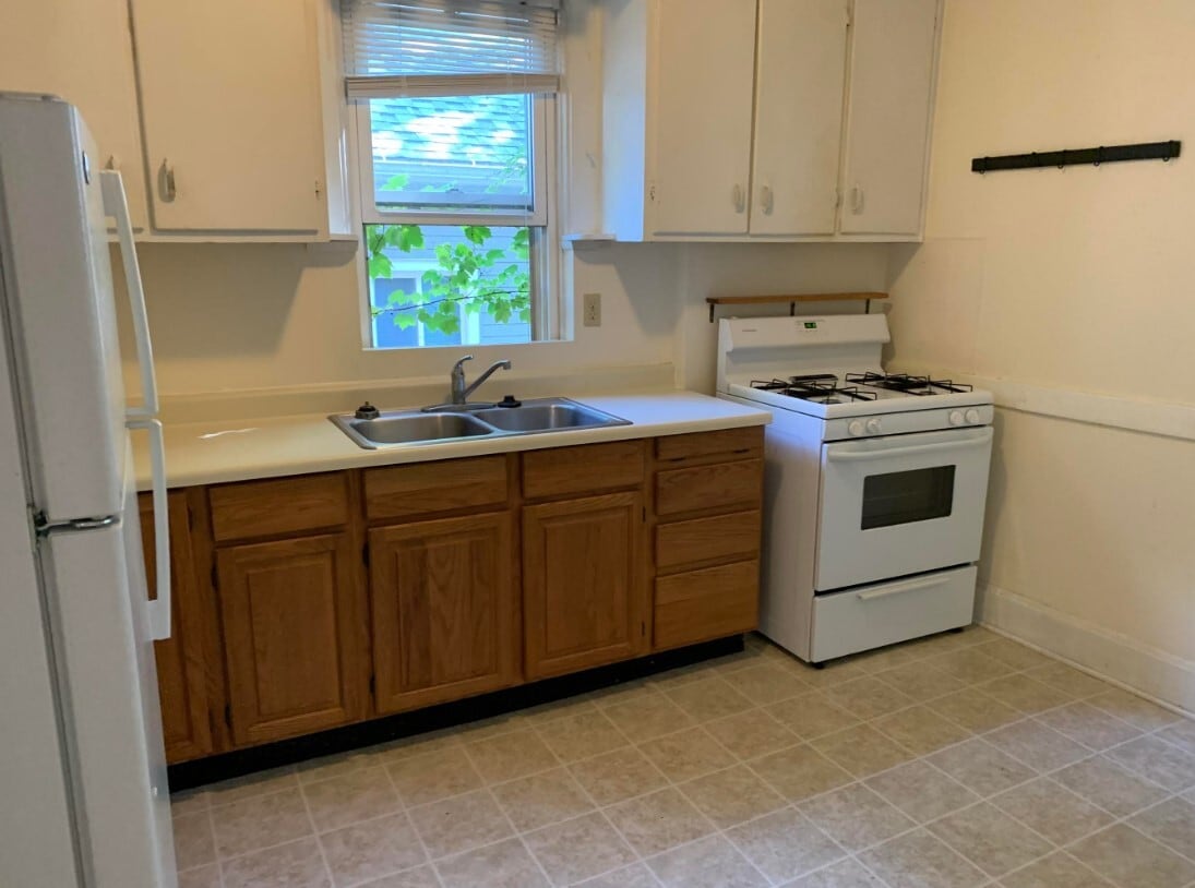 Building Photo - 1037 Jenifer St