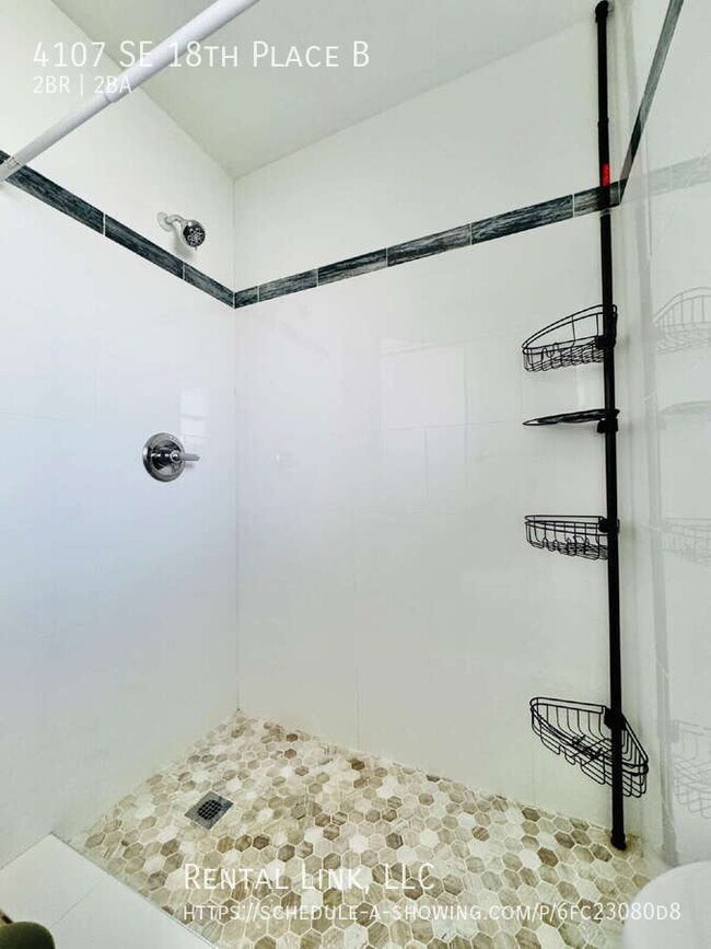 Building Photo - 4107 SE 18th Pl